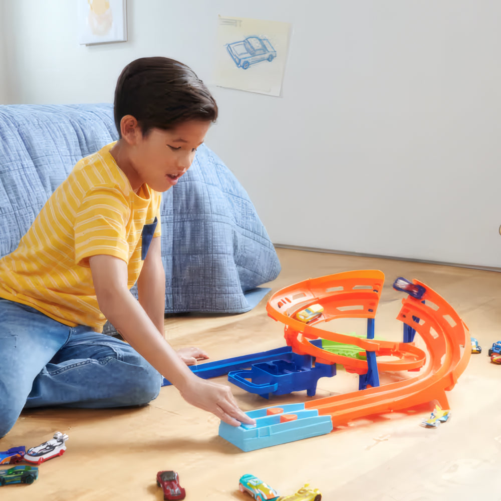 Hot Wheels Whip Around Raceway Track Set