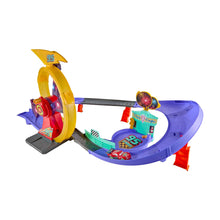 Disney Pixar Cars Lightning McQueen Celebration Raceway with light-up vehicle, loop-kicker and Flo’s V8 Café finish