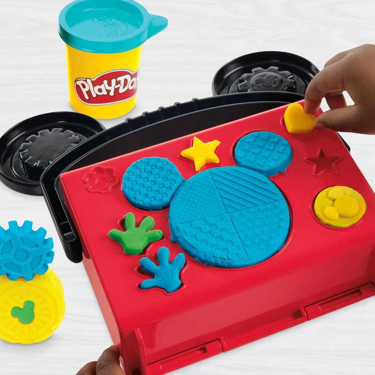 Play-Doh Disney Jr. On-the-Go Garage Playset