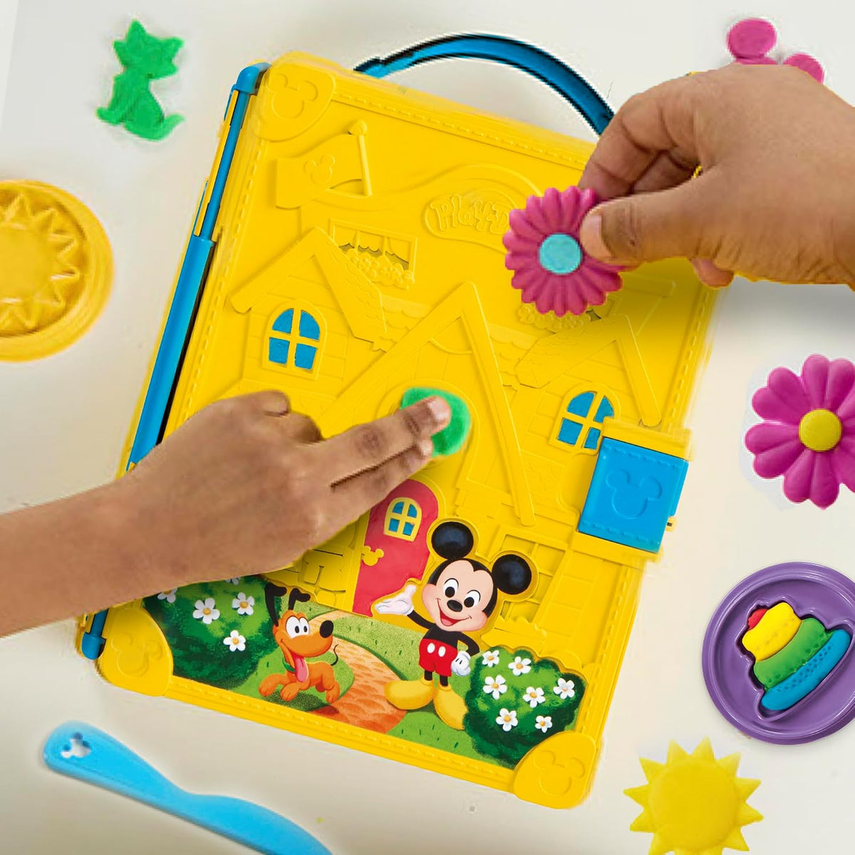 Play-Doh Disney Jr. Shape-a-Story Playset