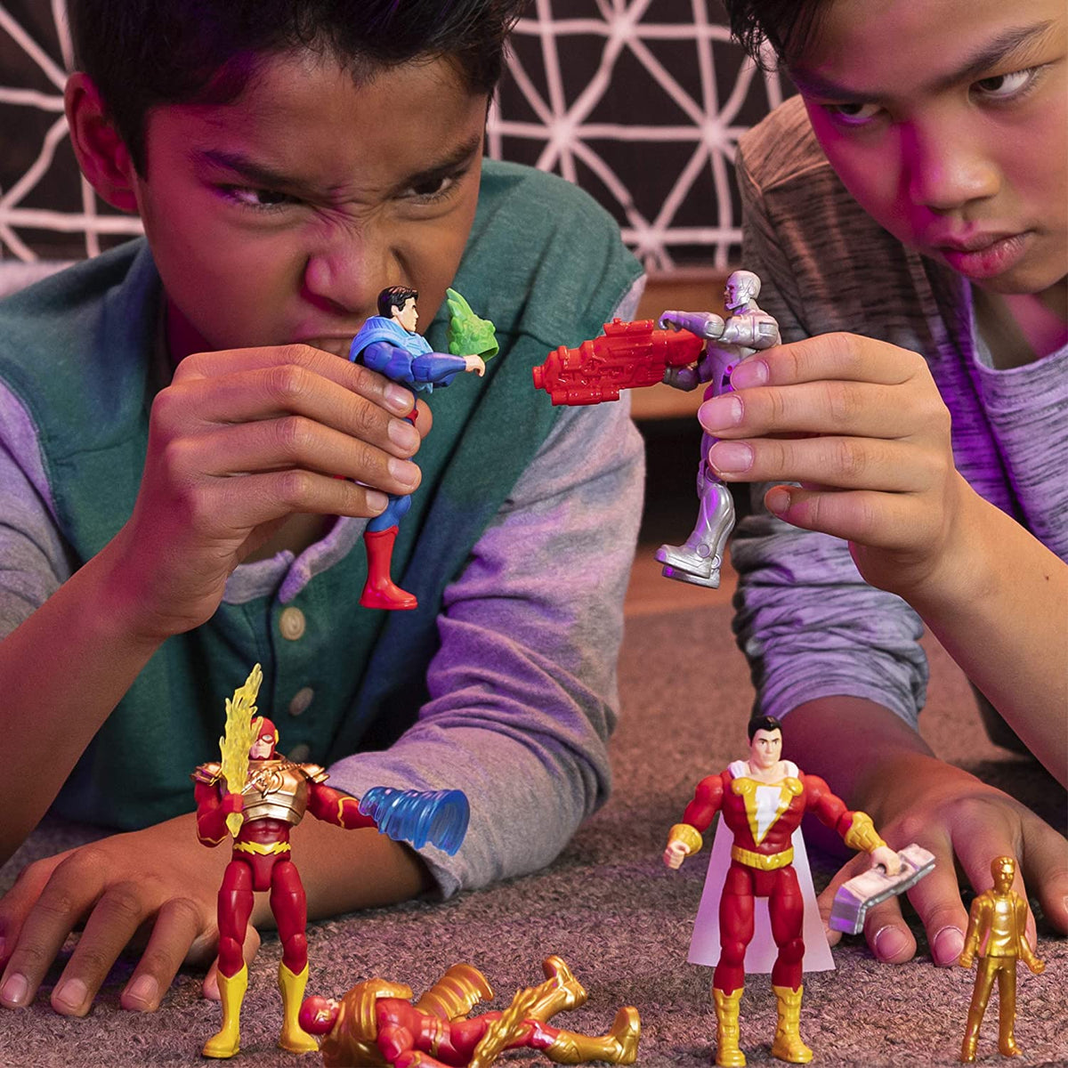DC Comics 4-Inch Action Figure with Mystery Accessories – Assorted (3+ Years)