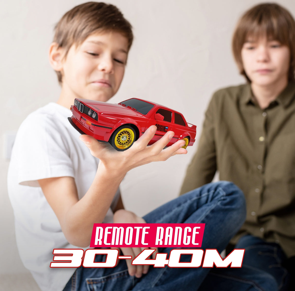 سيارة التحكم عن بعد Funsterz Drift Series 1:16 بسرعة 30 كم/ساعة مع أضواء LED