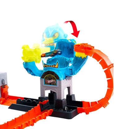 Hot Wheels City Nemesis Gorilla Garage Attack Playset with Vehicle