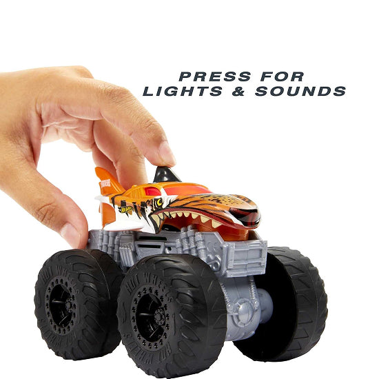 Hot Wheels Monster Trucks Lights & Sounds Roarin’ Wreckers Hero