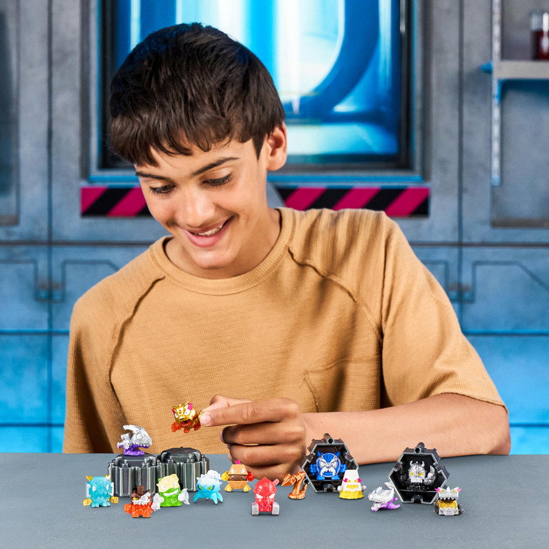 MrBeast Lab Swarms Battle Fusion Mega Lab عبوة من 14 متنوعة 2